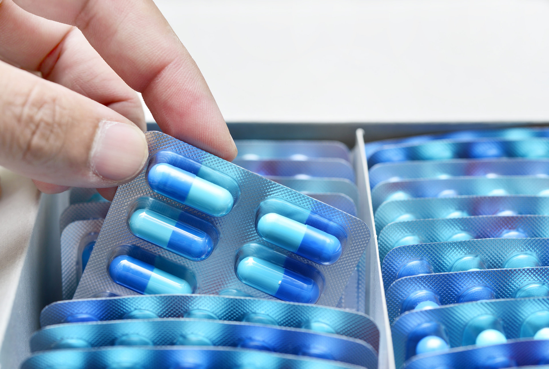 Small blister packaging machine for labs + clinical trials | Sepha